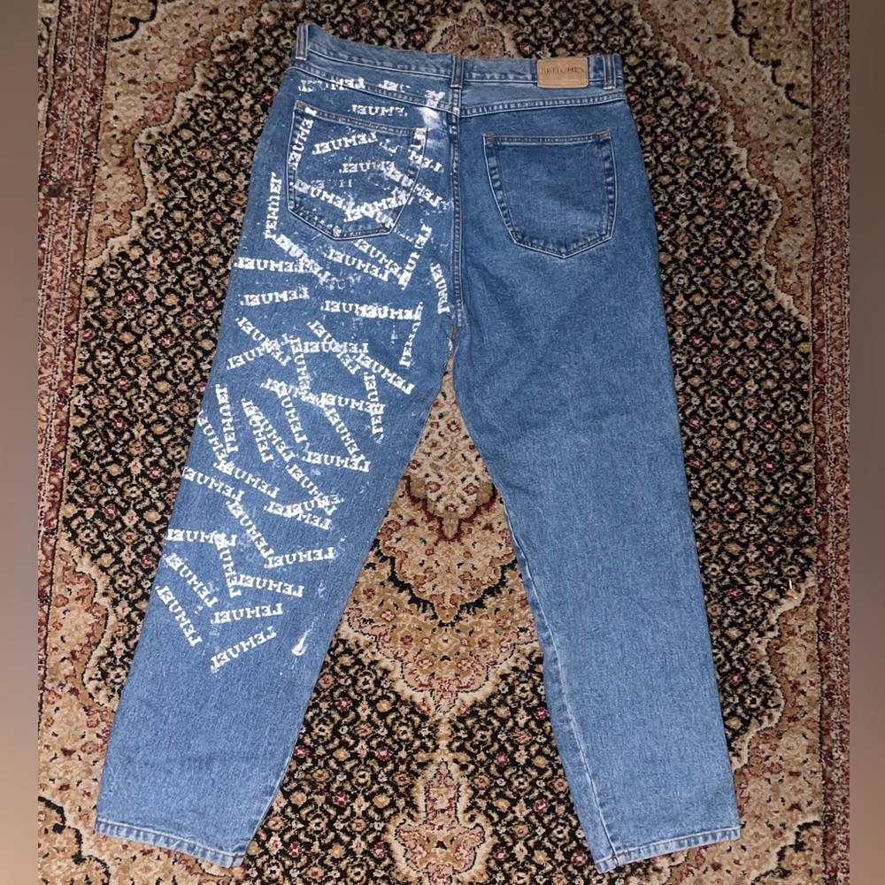 Stylish Blue Slim Straight Jeans with Graphic Design